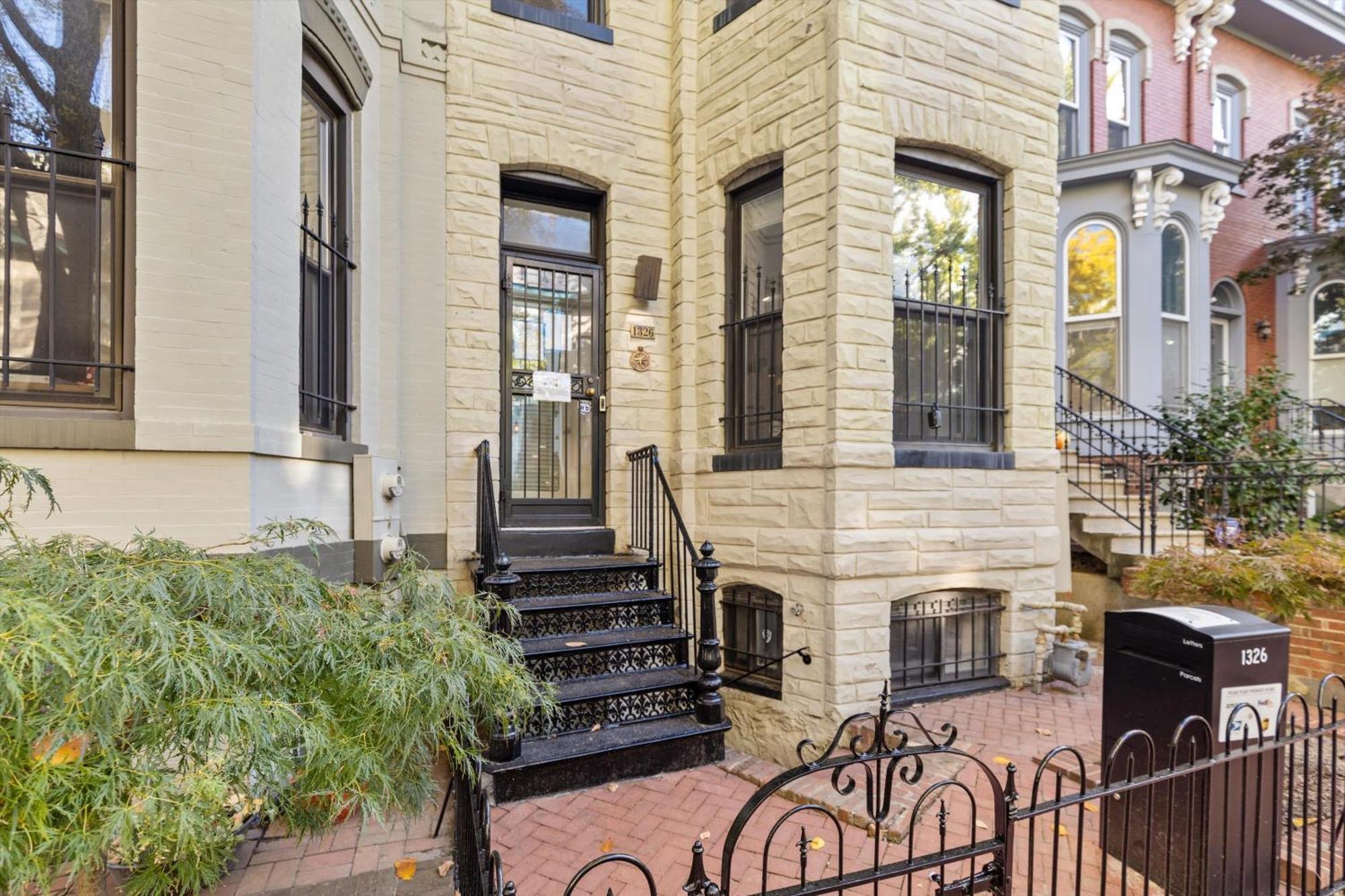 Spacious Nw Apt Steps To 14Th Street Corridor Washington Extérieur photo