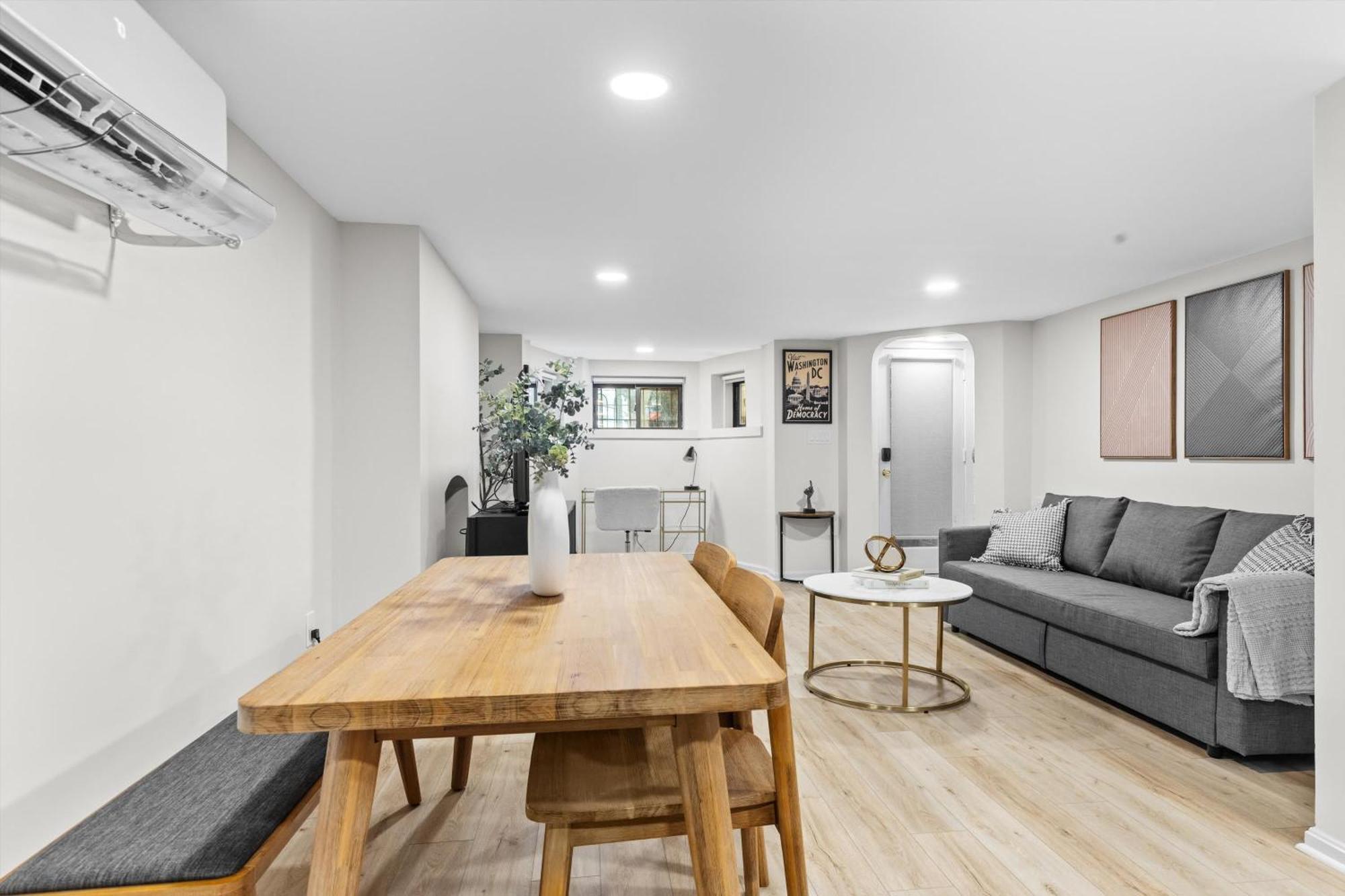 Spacious Nw Apt Steps To 14Th Street Corridor Washington Extérieur photo