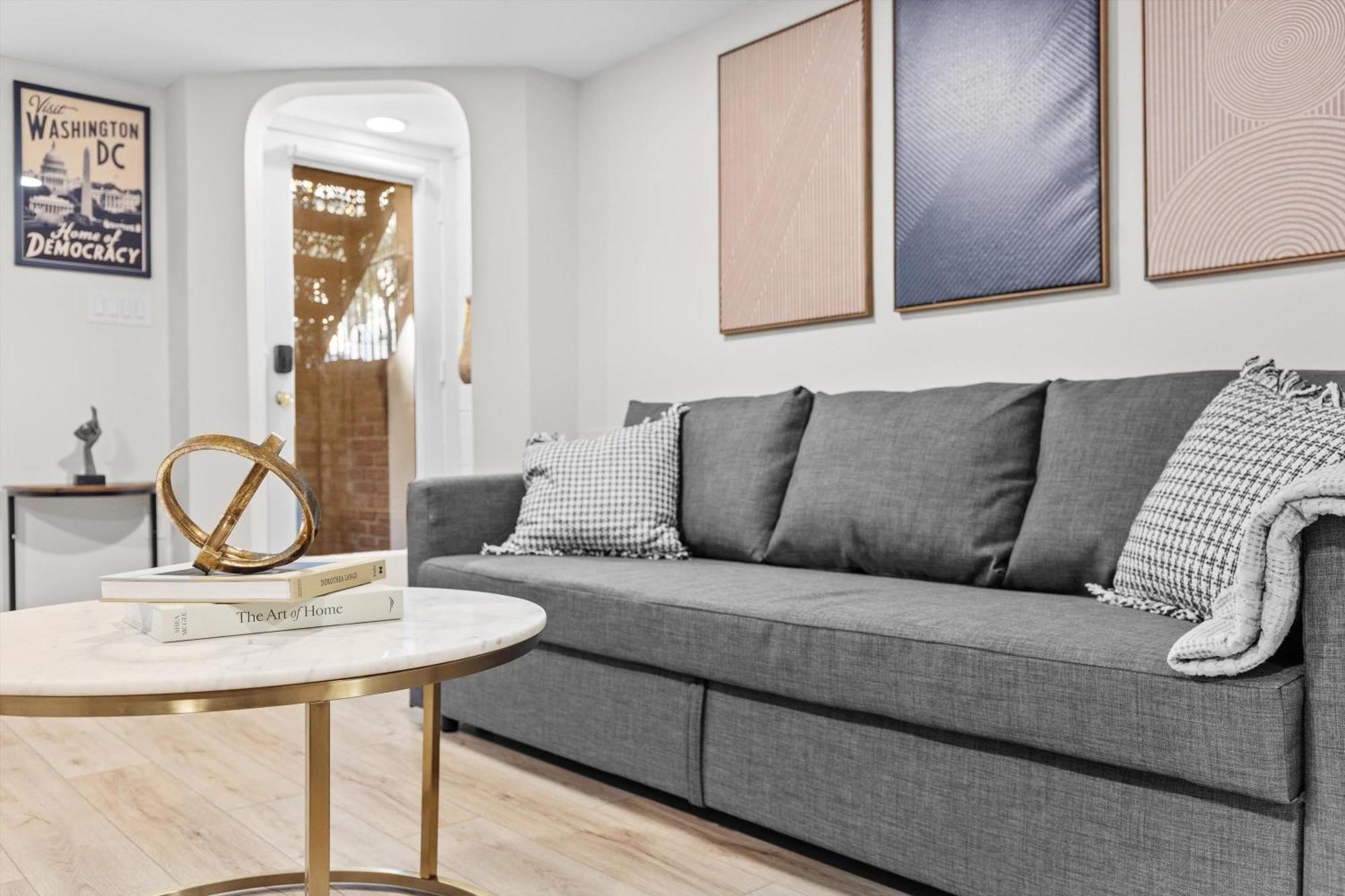 Spacious Nw Apt Steps To 14Th Street Corridor Washington Extérieur photo